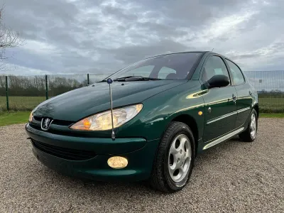 Used Peugeot 206 Roland Garros 109 HP (80 kW) 2003 Green Cabriolet