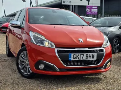 Used Peugeot 208 Allure 82 HP (60 kW) 2017 Orange Hatchback