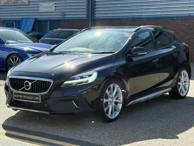Used Volvo V40 Pro 241 HP (177 kW) 2017 Black Hatchback