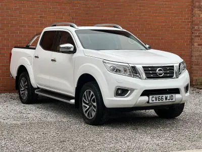 Begagnad Nissan Navara Tekna 2017 Vit Pickup