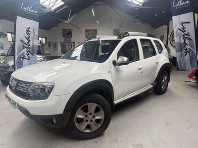 Begagnad Dacia Duster Lauréate 110 HK (80 kW) 2015 Vit SUV