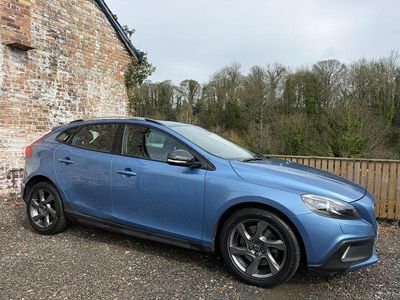 Used Volvo V40 2016 Blue Hatchback