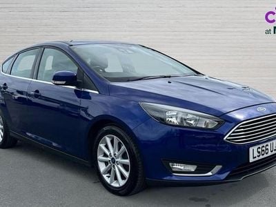 Używany Ford Focus Titanium 125 KM (91 kW) 2016 Niebieski Hatchback