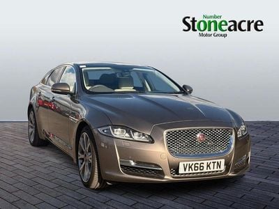 Jaguar XJ