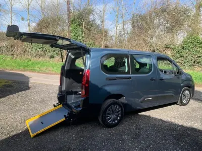 Novo Citroën Berlingo 130 HP (95 kW) 2026 Azul Monovolume