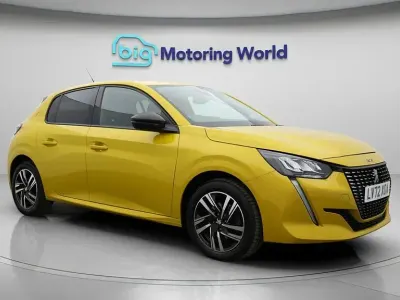 Używany Peugeot 208 Allure+ 100 KM (73 kW) 2022 Żółty Hatchback