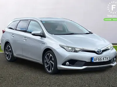 Used Toyota Auris Design 136 HP (100 kW) 2016 Silver Estate