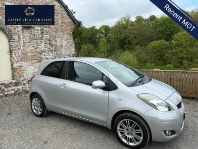 Used Toyota Yaris SR 2011 Silver Hatchback