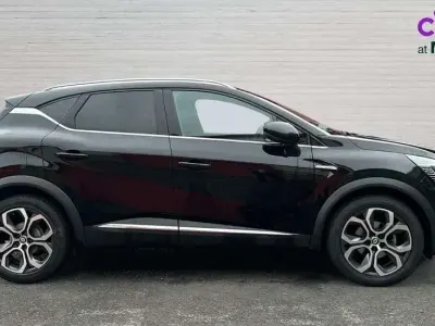 Używany Renault Captur Techno 91 KM (66 kW) 2024 Czarny SUV
