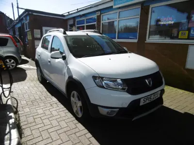 Used Dacia Sandero Ambiance 90 HP (66 kW) 2015 White Hatchback