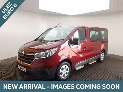 Usado Renault Trafic 2024 Vermelho Monovolume