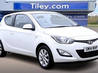 White Used 2014 Hyundai i20 Active Hatchback | £4,490 (Fair price)