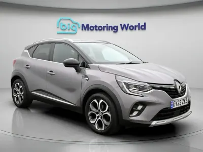 Usado Renault Captur Techno 91 CV (66 kW) 2023 Gris SUV