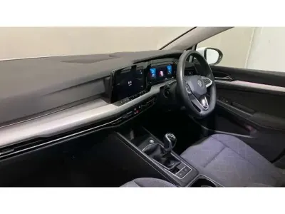 Used VW Golf VIII Life 130 HP (95 kW) 2022 White Hatchback