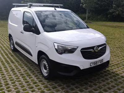 Used Vauxhall Combo Edition 100 HP (73 kW) 2019 White MPV