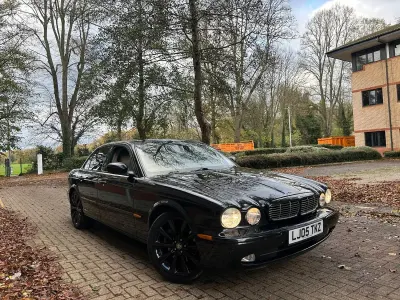 Used Jaguar XJ6 SE 2009 Black Sedan