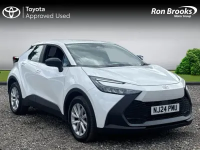 Used Toyota C-HR 140 HP (102 kW) 2024 White SUV