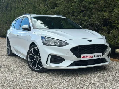 Begagnad Ford Focus ST-Line X 120 HK (88 kW) 2020 Vit Kombi