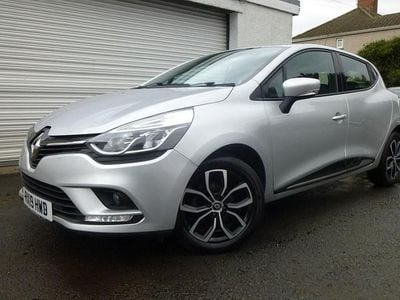 Used Renault Clio V Play 90 HP (66 kW) 2025 Silver Hatchback