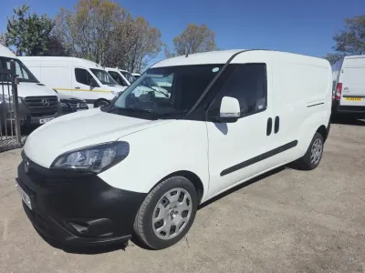 Begagnad Fiat Doblò 120 HK (88 kW) 2022 Vit Minibuss