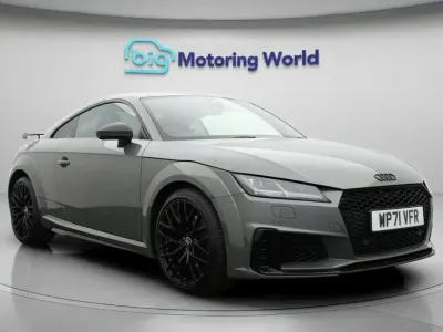 Begagnad Audi TT Black Edition 245 HK (180 kW) 2022 Grå Sportkupé