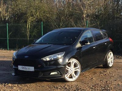 Used Ford Focus ST 185 HP (136 kW) 2015 Black Hatchback