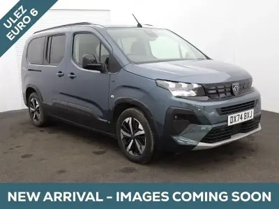 Używany Peugeot Rifter Access 131 KM (96 kW) 2024 Niebieski Minivan