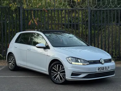 Used VW Golf VII SE 130 HP (95 kW) 2018 Silver Hatchback