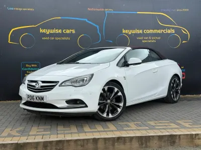 Used Vauxhall Cascada Elite 170 HP (125 kW) 2016 White Cabriolet