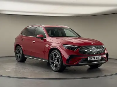 Begagnad Mercedes GLC300e AMG line 2024 Röd SUV