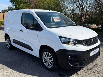 Used Peugeot Partner 131 HP (96 kW) 2021 White MPV