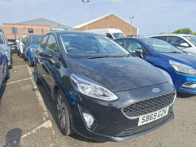 Usado Ford Fiesta Trend 85 CV (62 kW) 2019 Negro Utilitario