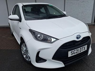 Used Toyota Yaris Hybrid 116 HP (85 kW) 2021 White Hatchback