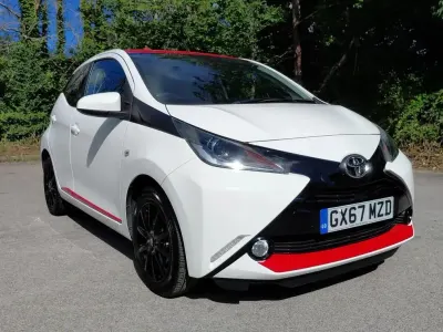 Used Toyota Aygo x-press 69 HP (50 kW) 2017 White Hatchback
