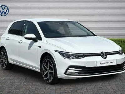 Second-hand VW Golf VIII Style 130 CP (95 kW) 2023 Alb Hatchback