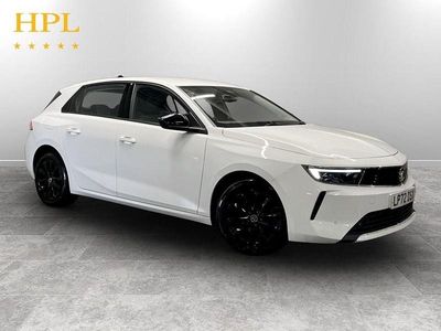 Used Vauxhall Astra Design Edition 130 HP (95 kW) 2022 White Hatchback