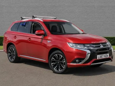 Used Mitsubishi Outlander P-HEV 2017 Red Estate