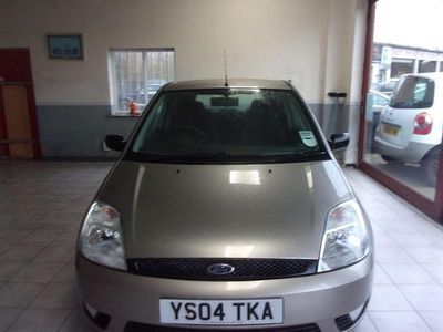Used Ford Fiesta Zetec 80 HP (58 kW) 2004 Silver Hatchback