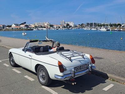 Used MG B 97 HP (71 kW) 1971 White Cabriolet