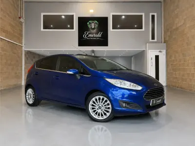 Used Ford Fiesta Titanium 103 HP (75 kW) 2014 Blue Hatchback