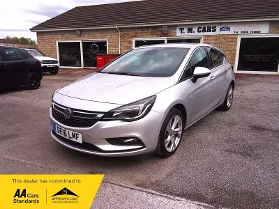 Used Vauxhall Astra SRi 136 HP (100 kW) 2016 Silver Hatchback