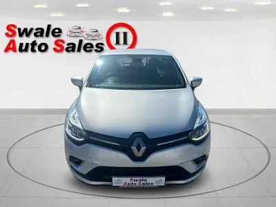 Begagnad Renault Clio IV Dynamique 90 HK (66 kW) 2018 Silver Halvkombi