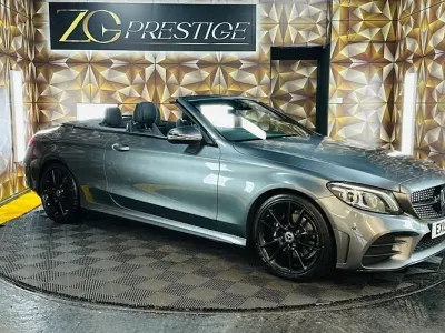 Usado Mercedes C220 AMG Line Premium 194 HP (142 kW) 2019 Cinzento Cabrios