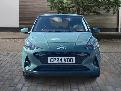Used Hyundai i10 Premium 63 HP (46 kW) 2024 Green Hatchback