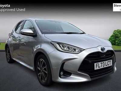 Usado Toyota Yaris Hybrid Design 116 HP (85 kW) 2026 Citadino