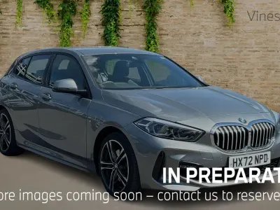 Begagnad BMW 118 M Sport 134 HK (98 kW) 2022 Grå Halvkombi