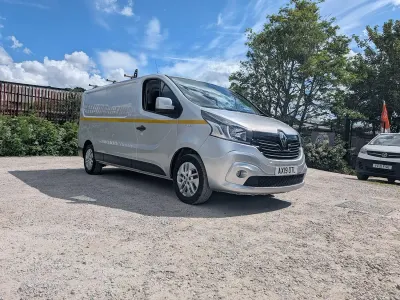 Used Renault Trafic 2019 Silver MPV