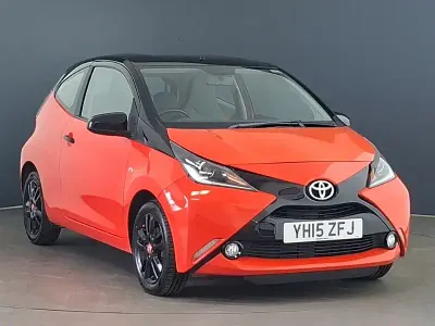 Used Toyota Aygo X-cite 68 HP (50 kW) 2015 Orange Hatchback