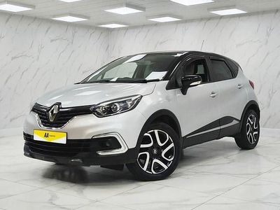 Used Renault Captur Iconic 90 HP (66 kW) 2019 Silver/black SUV