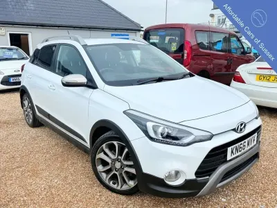 Begagnad Hyundai i20 Active 100 HK (73 kW) 2016 Vit Halvkombi